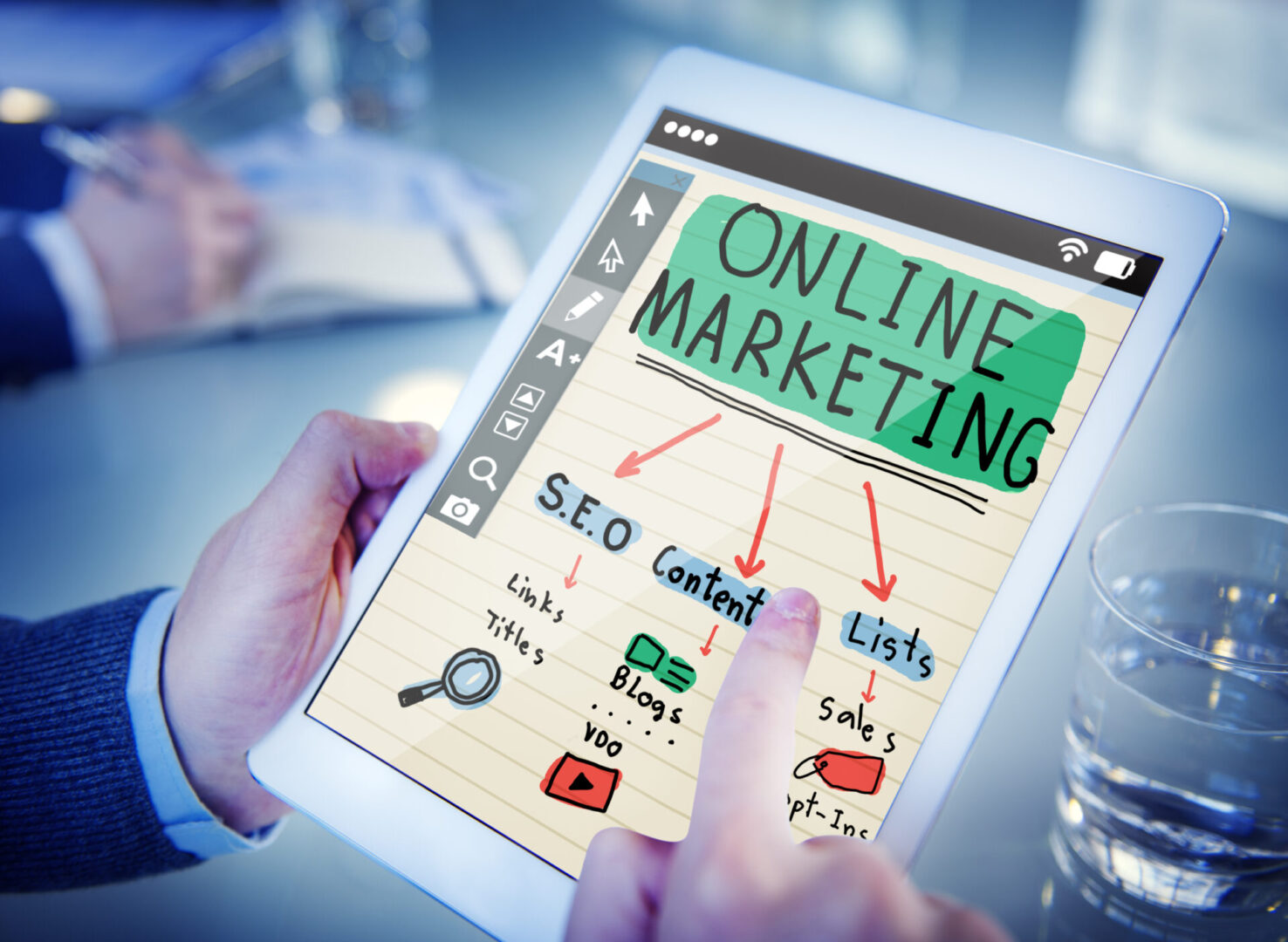 Digital Device Online Marketing Concept An illustration showing the advantages of an online marketing agency in Austin, TX